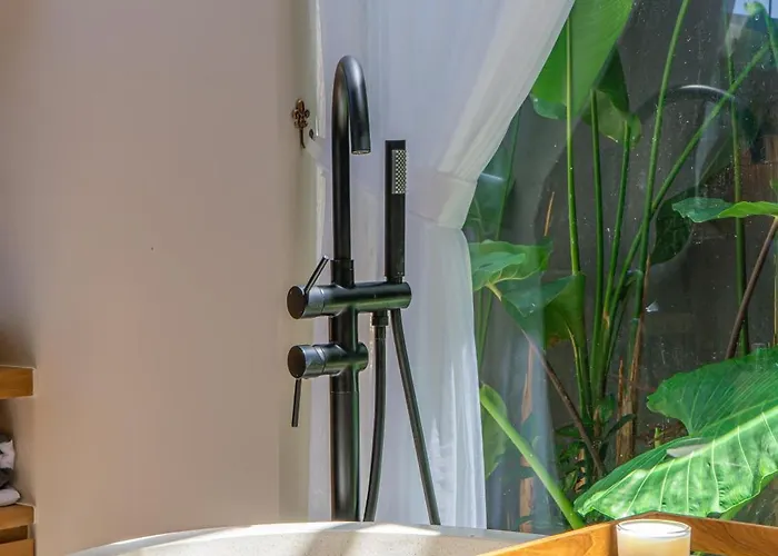 Villa Saya - Trendy 2br With Upscale Charm In Pererenan *